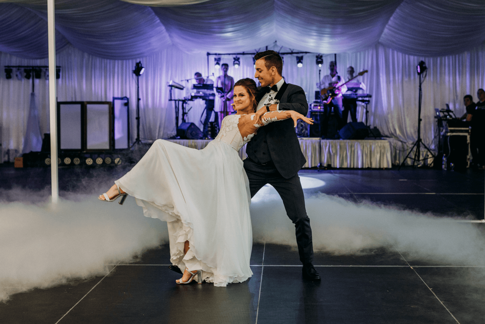 esküvői tánc felhő effekttel